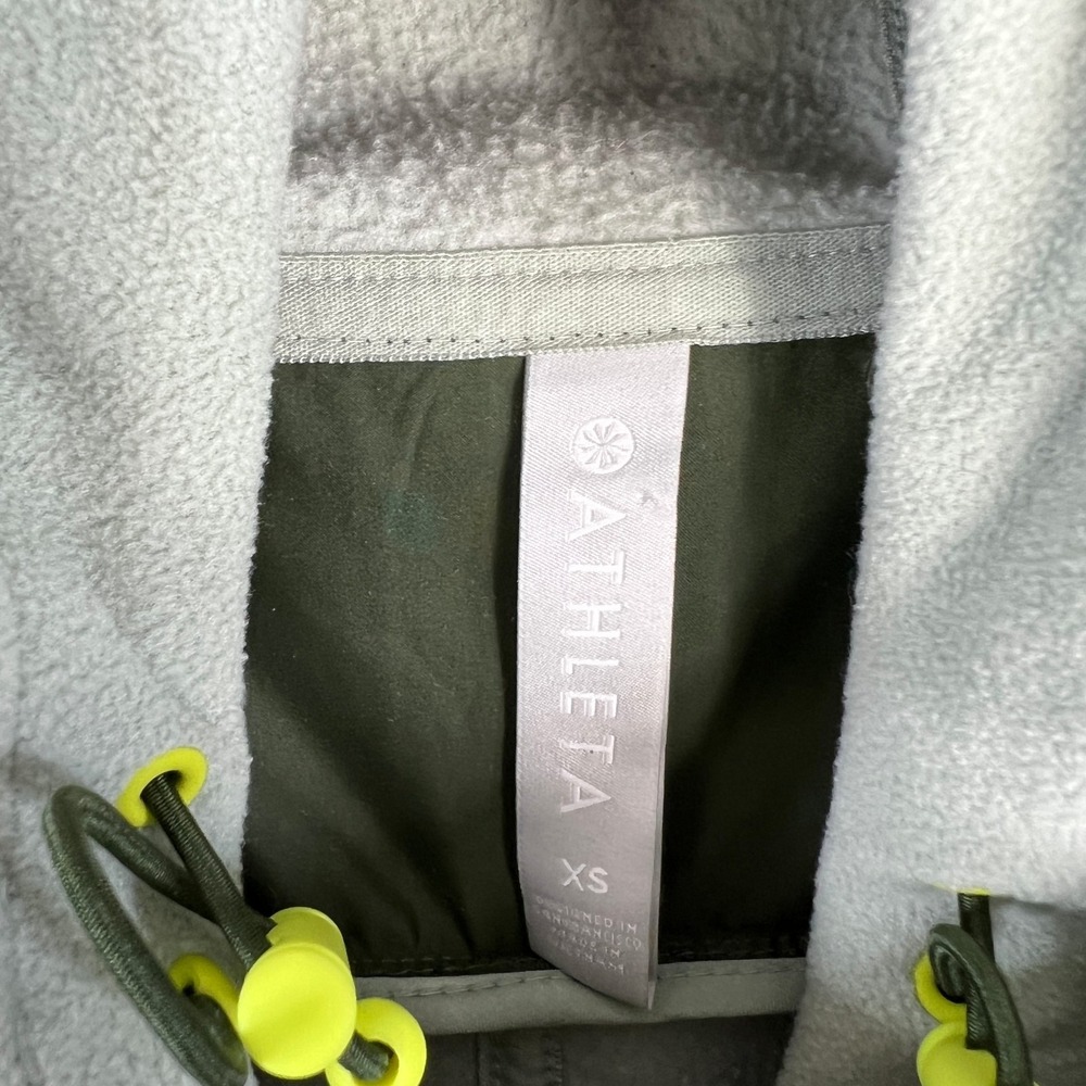 Athleta Zion Micro Fleece Pullover 1/2 Zip Womans XS Light Green Hiking Outdoors - Picture 4 of 9